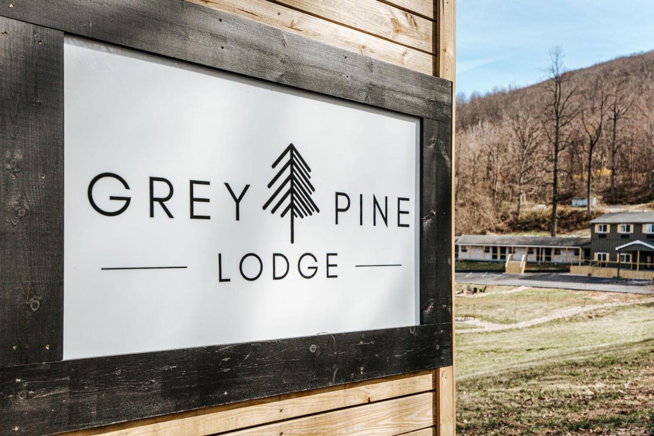 Grey Pine Lodge Waynesboro Eksteriør bilde